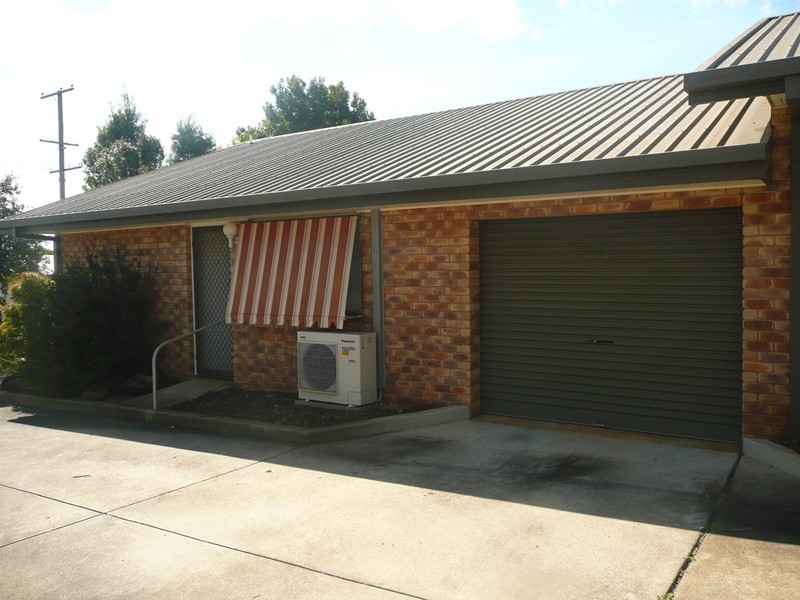 1/4 Eton Street, East Toowoomba QLD 4350
