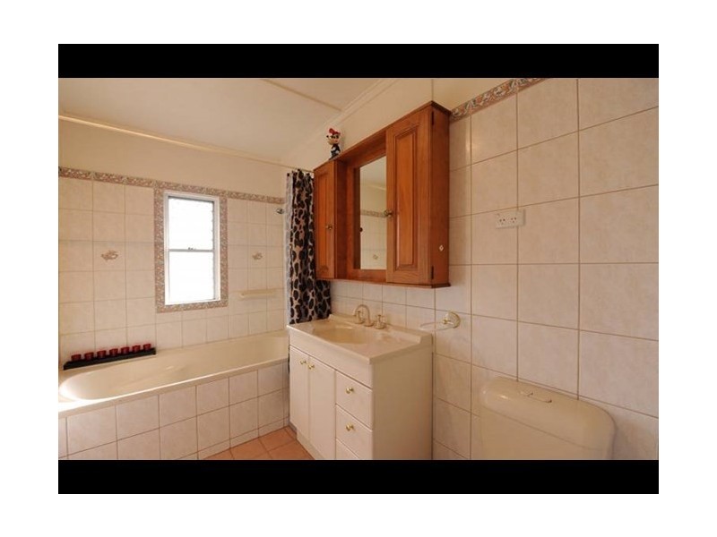 15 Kelly Street, Harlaxton QLD 4350