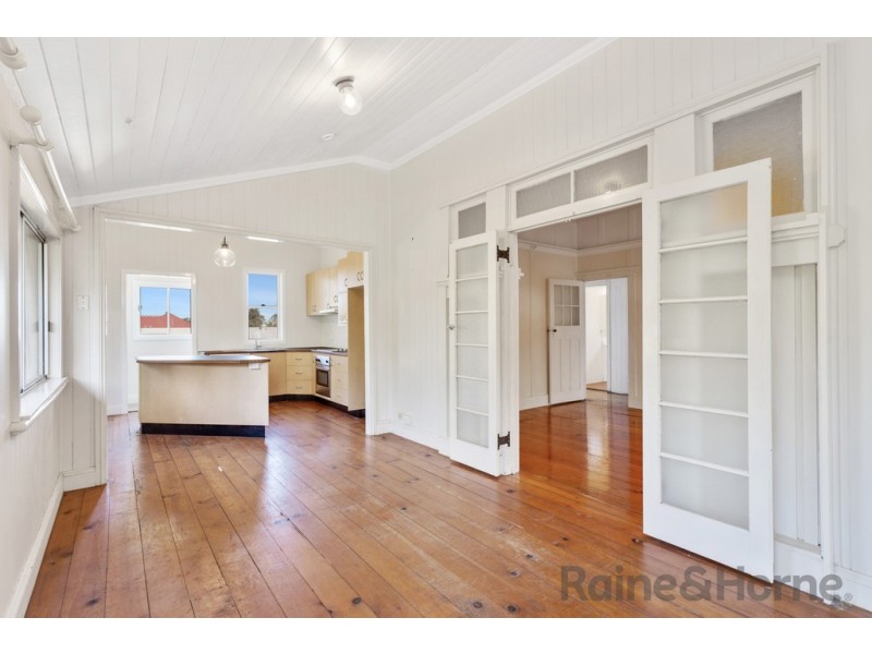 84 Bridge Street, East Toowoomba QLD 4350