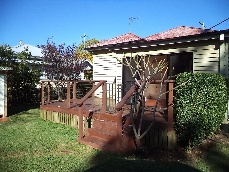 16 Clairmont Street, Newtown QLD 4350