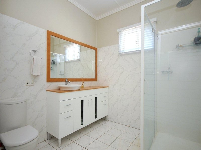 25 Drayton Road, Harristown QLD 4350