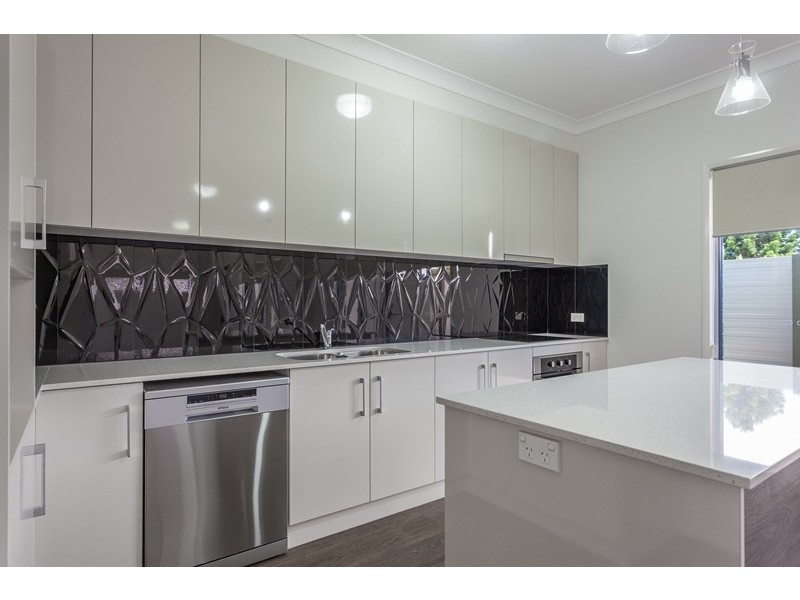 3/126 Long Street, Centenary Heights QLD 4350