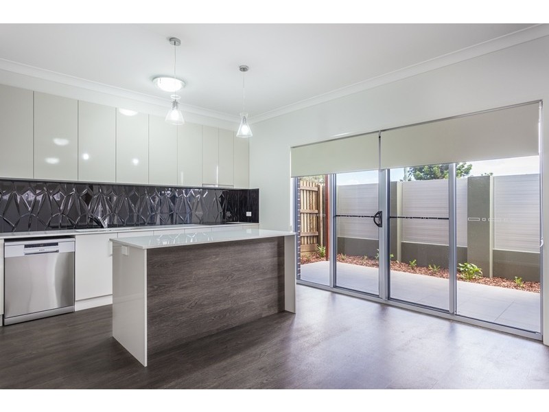 3/126 Long Street, Centenary Heights QLD 4350