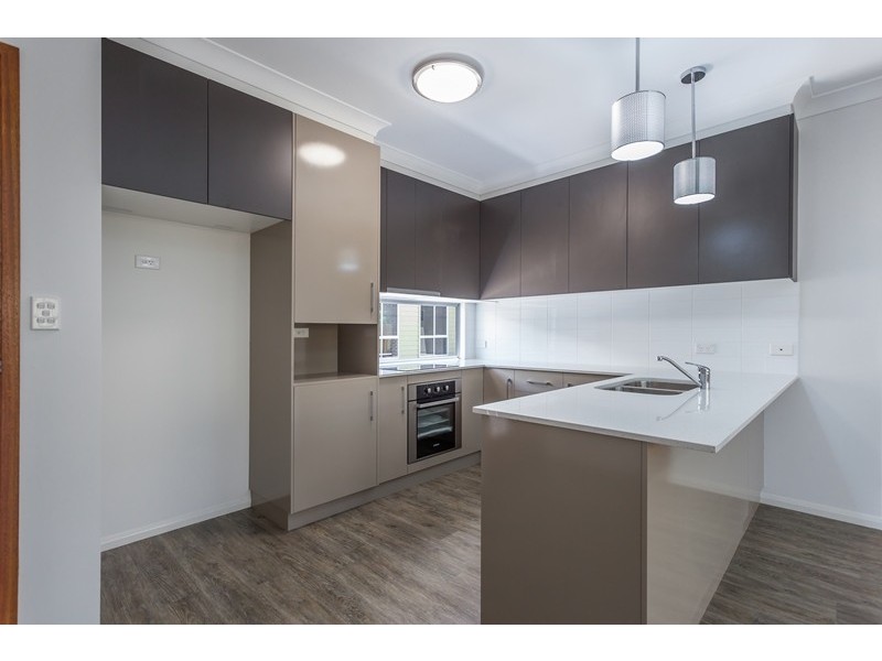 4/126 Long Street, Centenary Heights QLD 4350