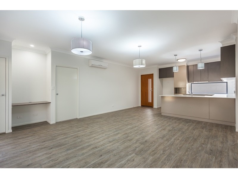 4/126 Long Street, Centenary Heights QLD 4350