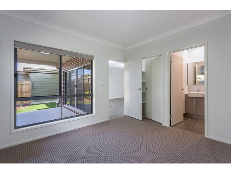 4/126 Long Street, Centenary Heights QLD 4350