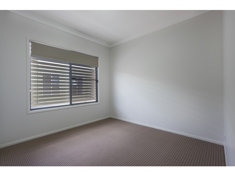 4/126 Long Street, Centenary Heights QLD 4350