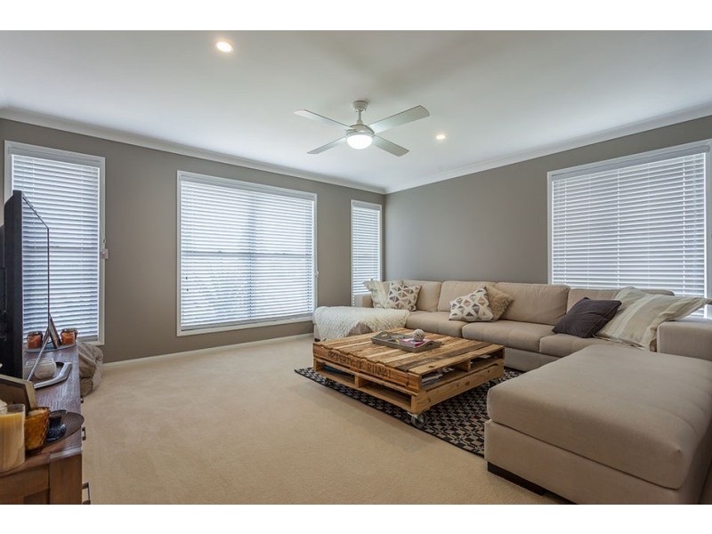 206 Nelson Street, Kearneys Spring QLD 4350