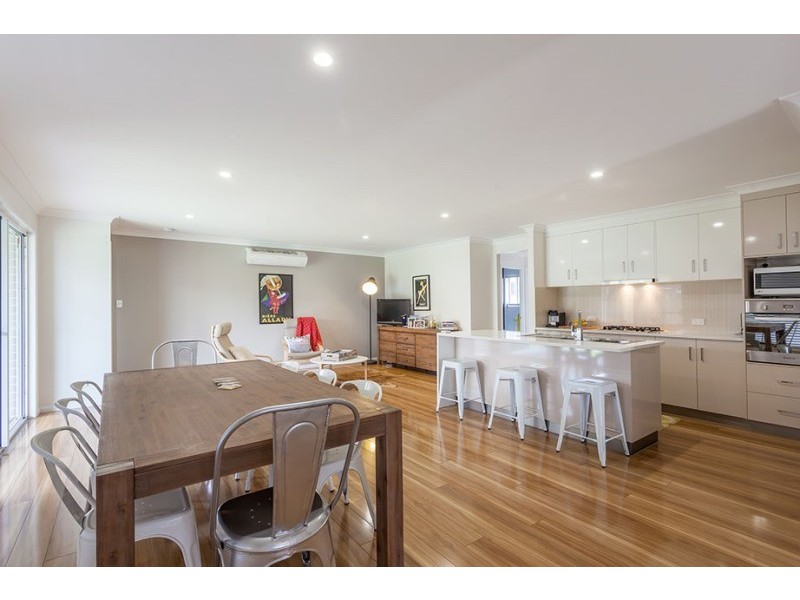 206 Nelson Street, Kearneys Spring QLD 4350