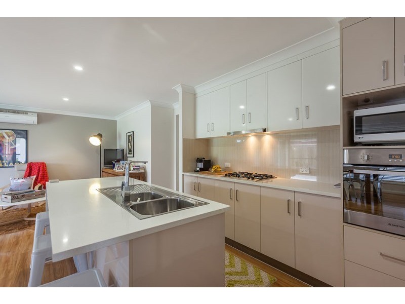 206 Nelson Street, Kearneys Spring QLD 4350