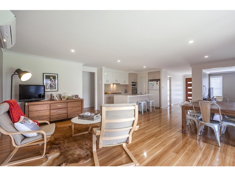 206 Nelson Street, Kearneys Spring QLD 4350