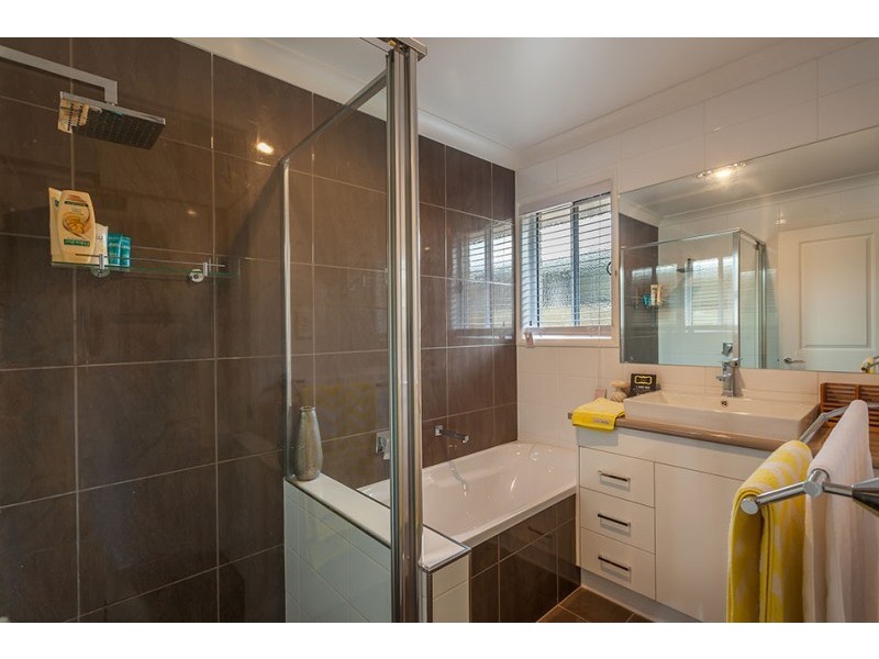 206 Nelson Street, Kearneys Spring QLD 4350