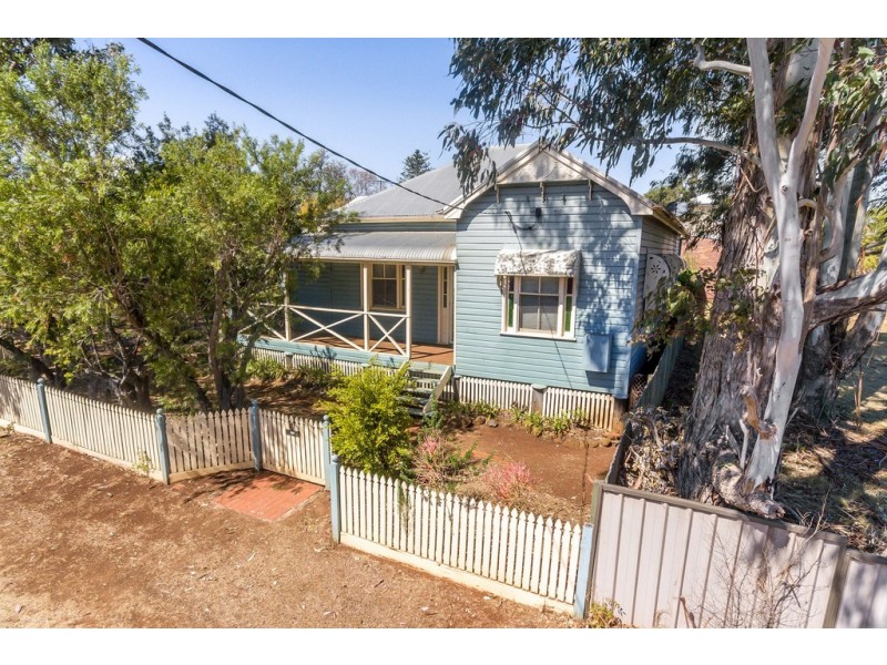 6 Aland Street, South Toowoomba QLD 4350