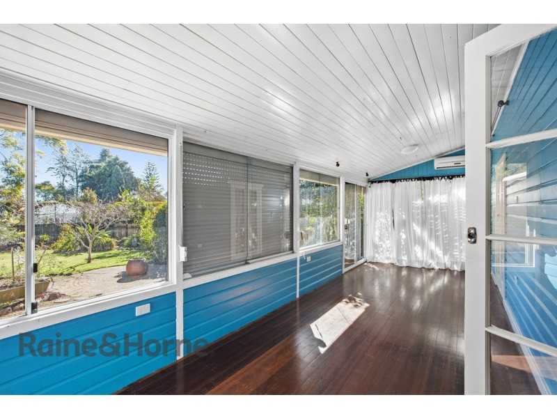 11 Simla Street, Mount Lofty QLD 4350