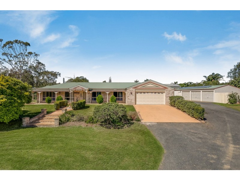 4 Brunswick Court, Glenvale QLD 4350