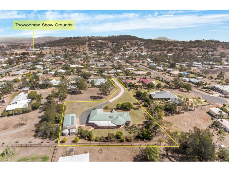 4 Brunswick Court, Glenvale QLD 4350