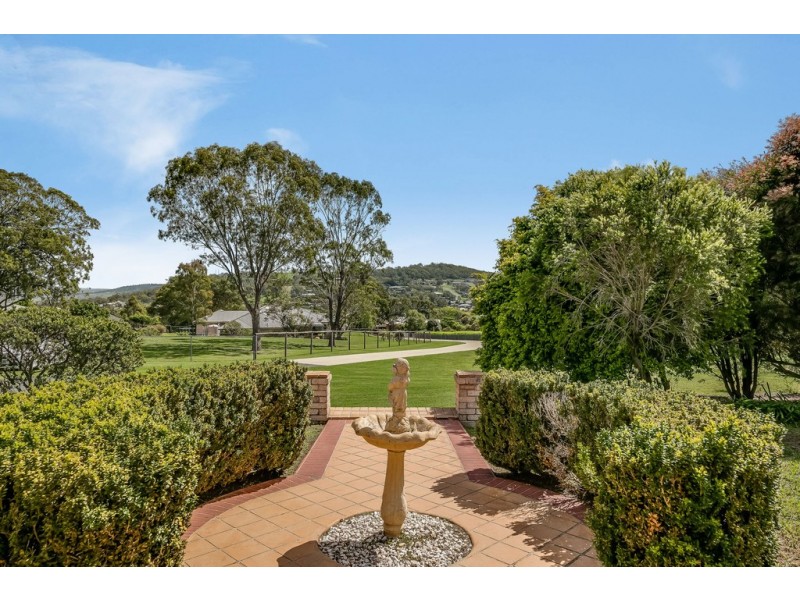 4 Brunswick Court, Glenvale QLD 4350