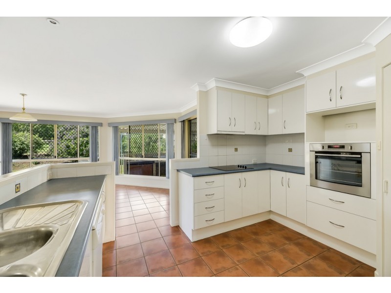 4 Brunswick Court, Glenvale QLD 4350