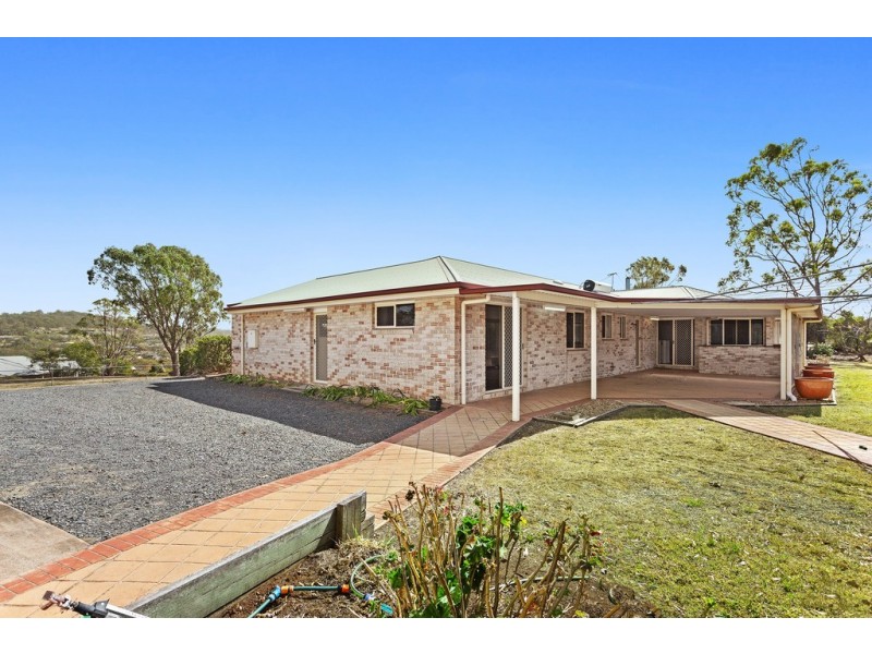 4 Brunswick Court, Glenvale QLD 4350