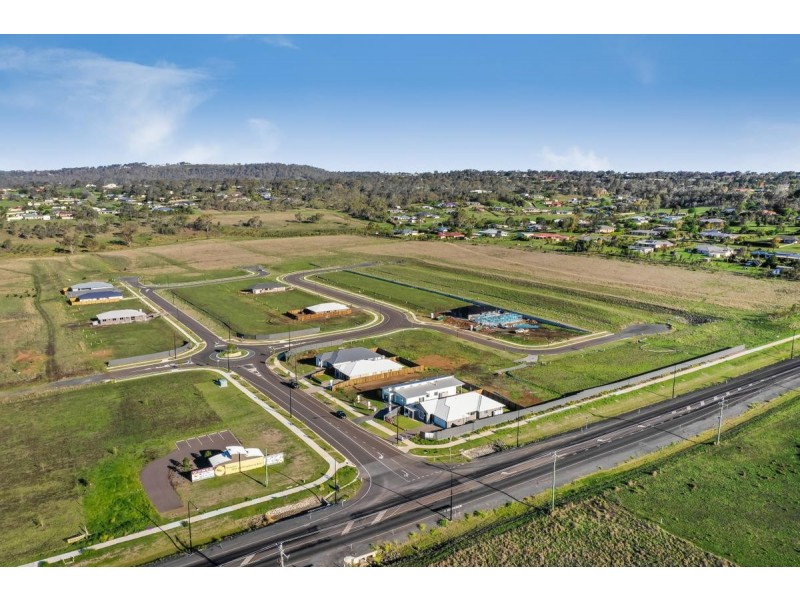 6 Tallowwood Boulevard, Cotswold Hills QLD 4350