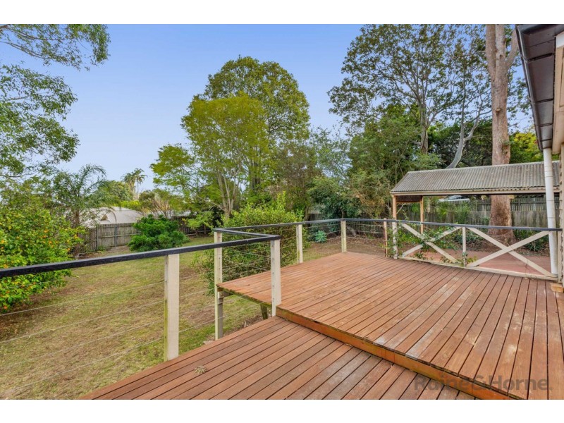 11 Mary Street, Mount Lofty QLD 4350