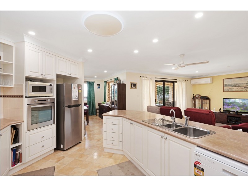 14 Kirklees Street, Newtown QLD 4350