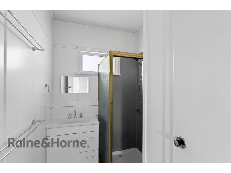 10 Hillview Avenue, Newtown QLD 4350