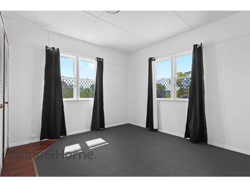 10 Hillview Avenue, Newtown QLD 4350