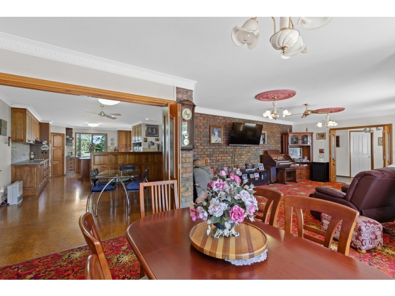 8 Katim Court, Cotswold Hills QLD 4350