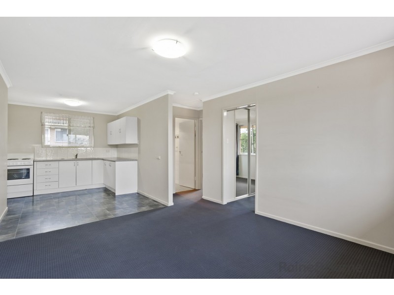1/4 Noll Street, Kearneys Spring QLD 4350