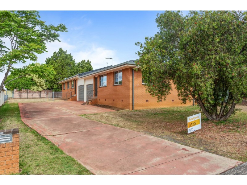 1/4 Noll Street, Kearneys Spring QLD 4350