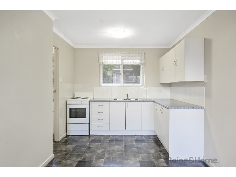 1/4 Noll Street, Kearneys Spring QLD 4350