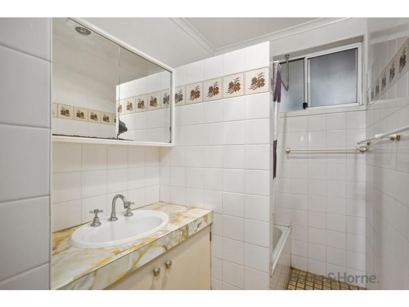 1/4 Noll Street, Kearneys Spring QLD 4350