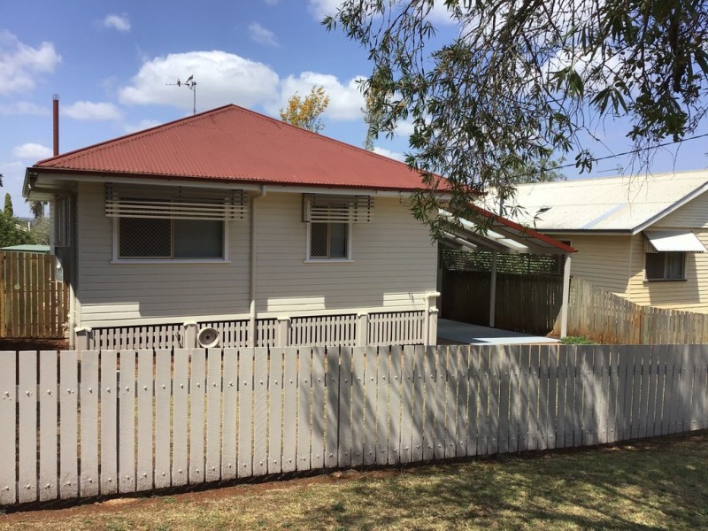 8 Walsh Street, Harlaxton QLD 4350