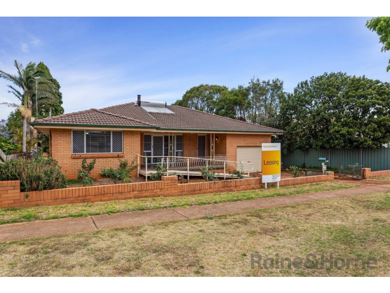 18 Ipswich Street, East Toowoomba QLD 4350