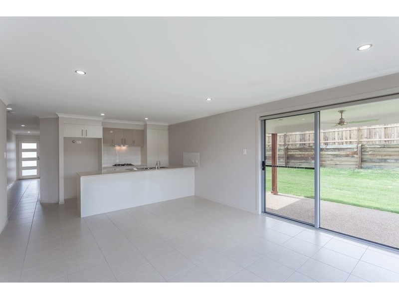 1/12 Cassidy Terrace, Mount Kynoch QLD 4350
