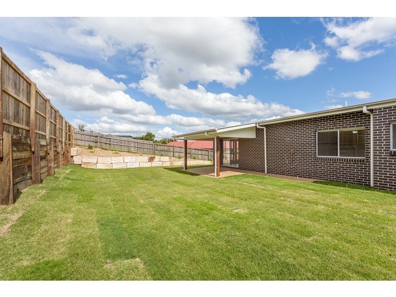 1/12 Cassidy Terrace, Mount Kynoch QLD 4350