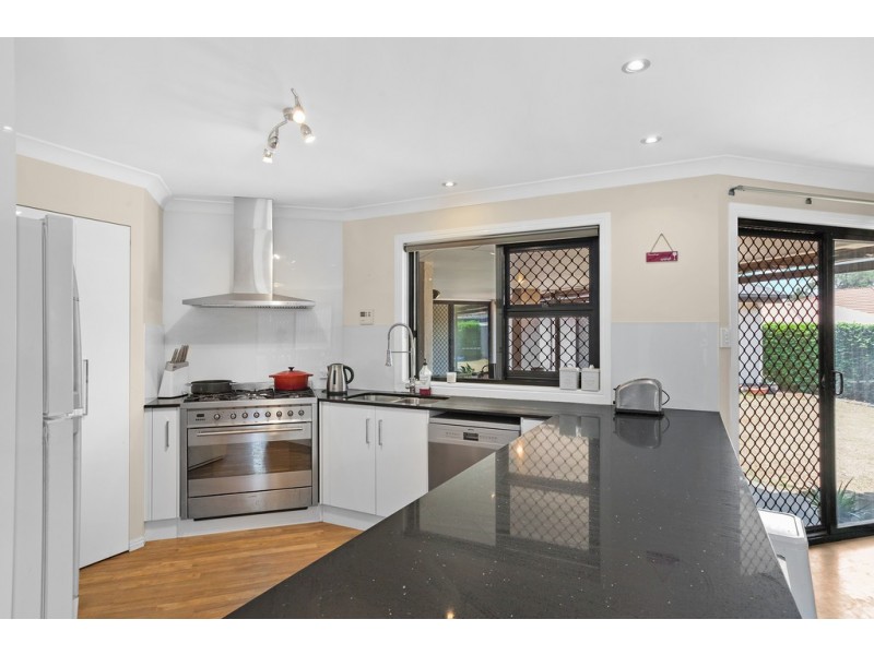 32 Wood Drive, Middle Ridge QLD 4350