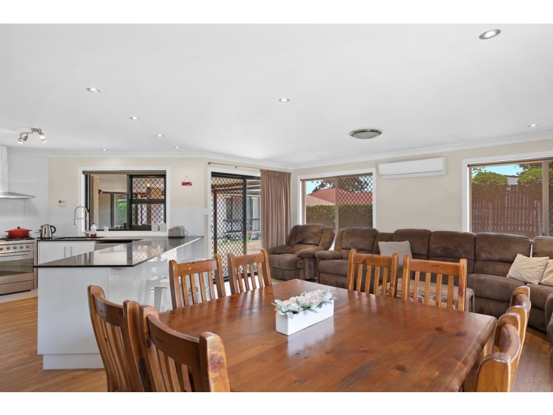 32 Wood Drive, Middle Ridge QLD 4350