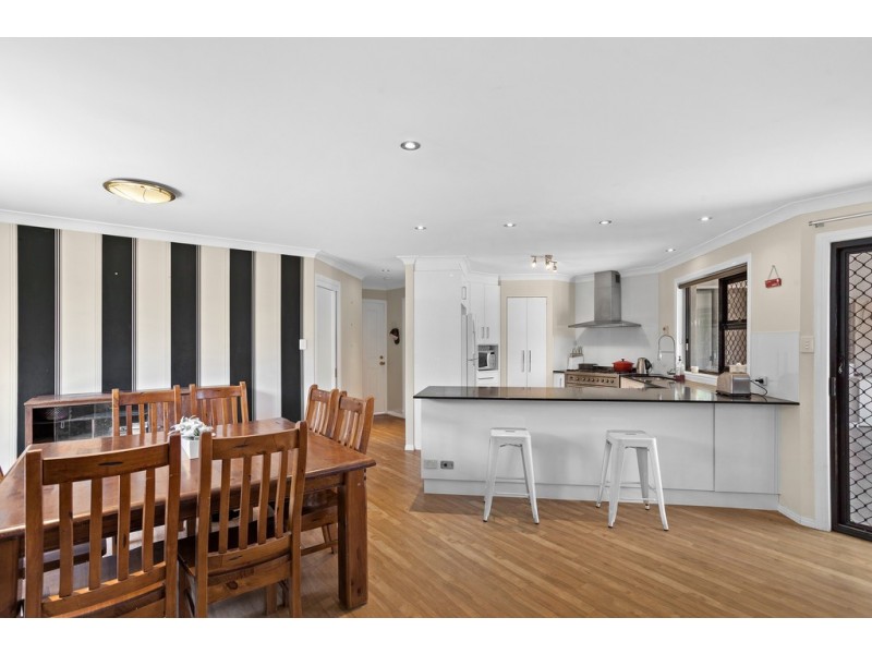 32 Wood Drive, Middle Ridge QLD 4350