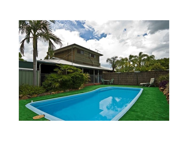 8 Vista Court, Withcott QLD 4352