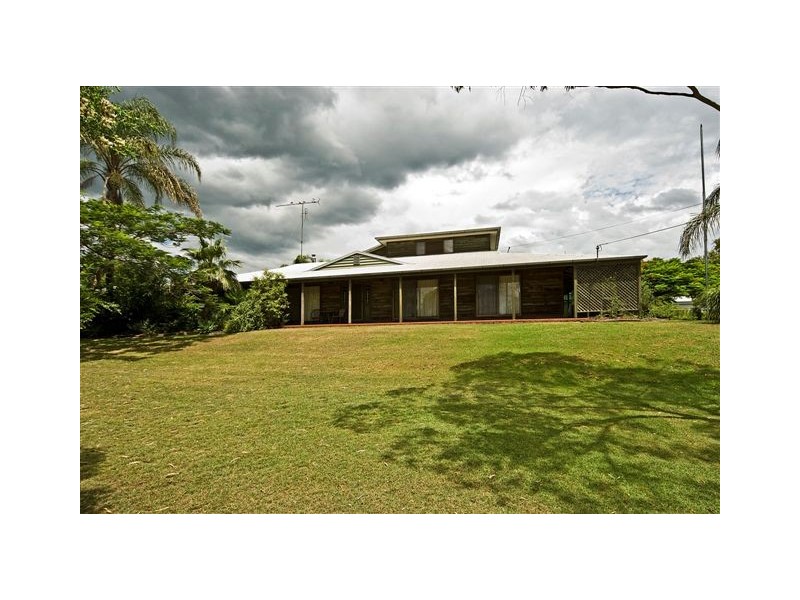 8 Vista Court, Withcott QLD 4352