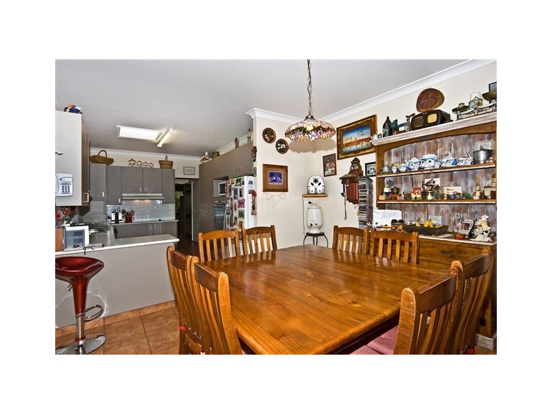 8 Vista Court, Withcott QLD 4352