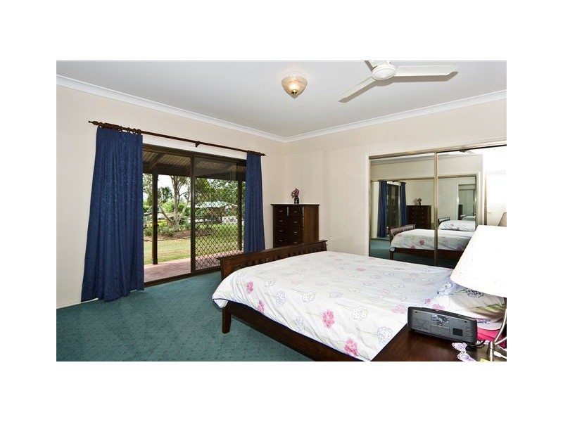 8 Vista Court, Withcott QLD 4352