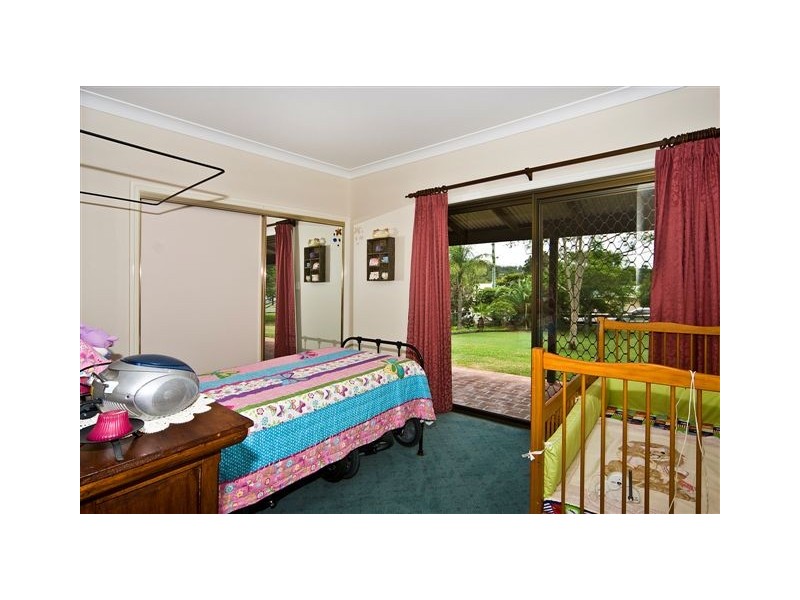 8 Vista Court, Withcott QLD 4352