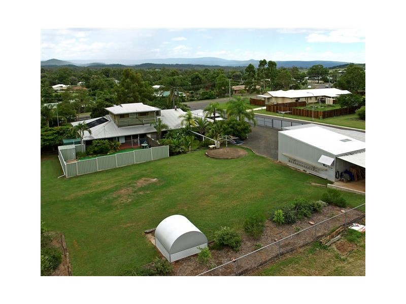 8 Vista Court, Withcott QLD 4352
