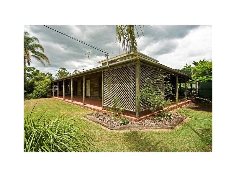 8 Vista Court, Withcott QLD 4352