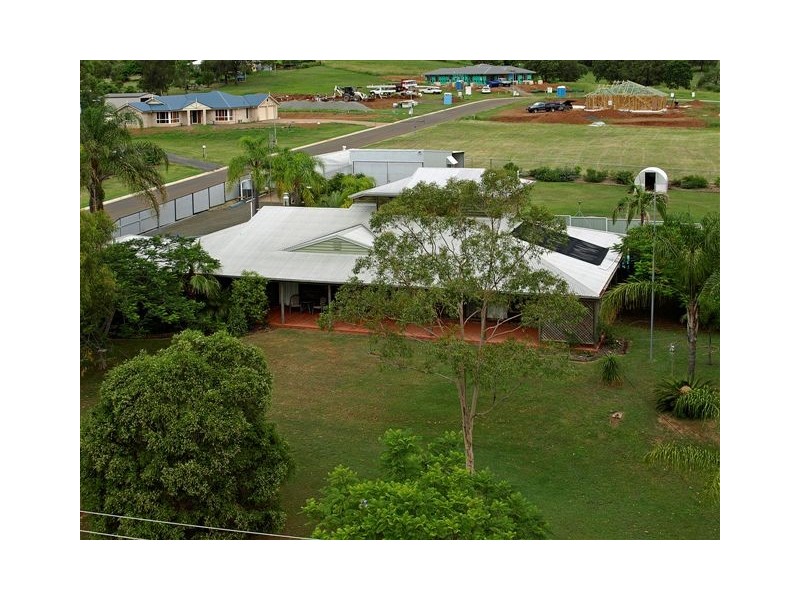 8 Vista Court, Withcott QLD 4352