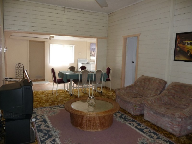 24 Eton Street, Cambooya QLD 4358
