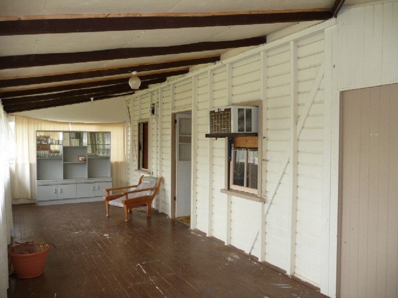 24 Eton Street, Cambooya QLD 4358